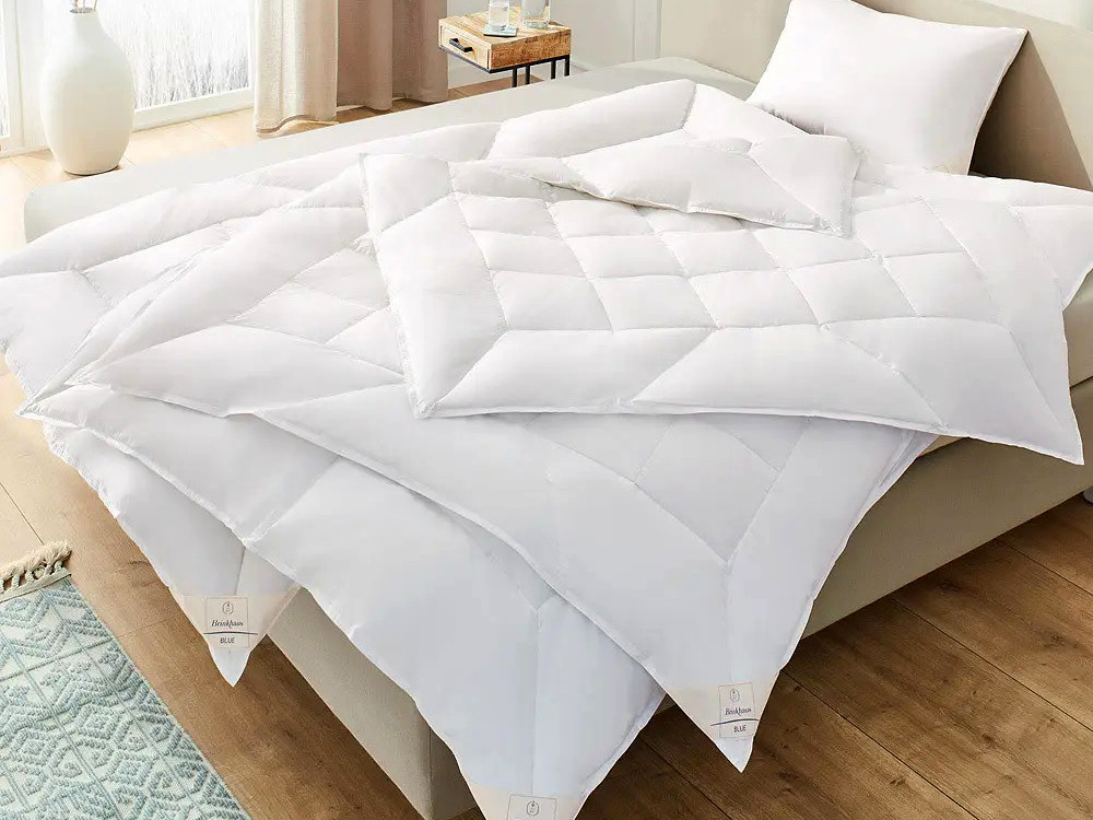 Ковдри та подушки