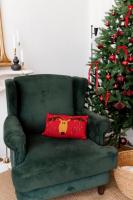 Подушка декоративна в'язана Олень з ліхтариками