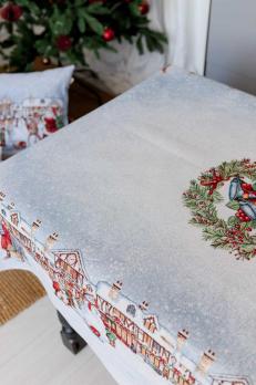 Новорічна гобеленова скатертина Carousel