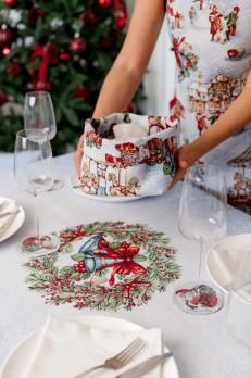 Новорічна гобеленова скатертина Carousel