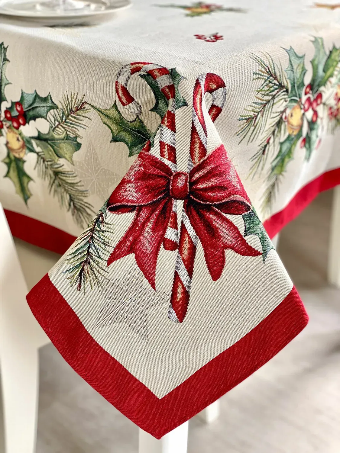 Скатертина гобеленова CASCABEL Limaso