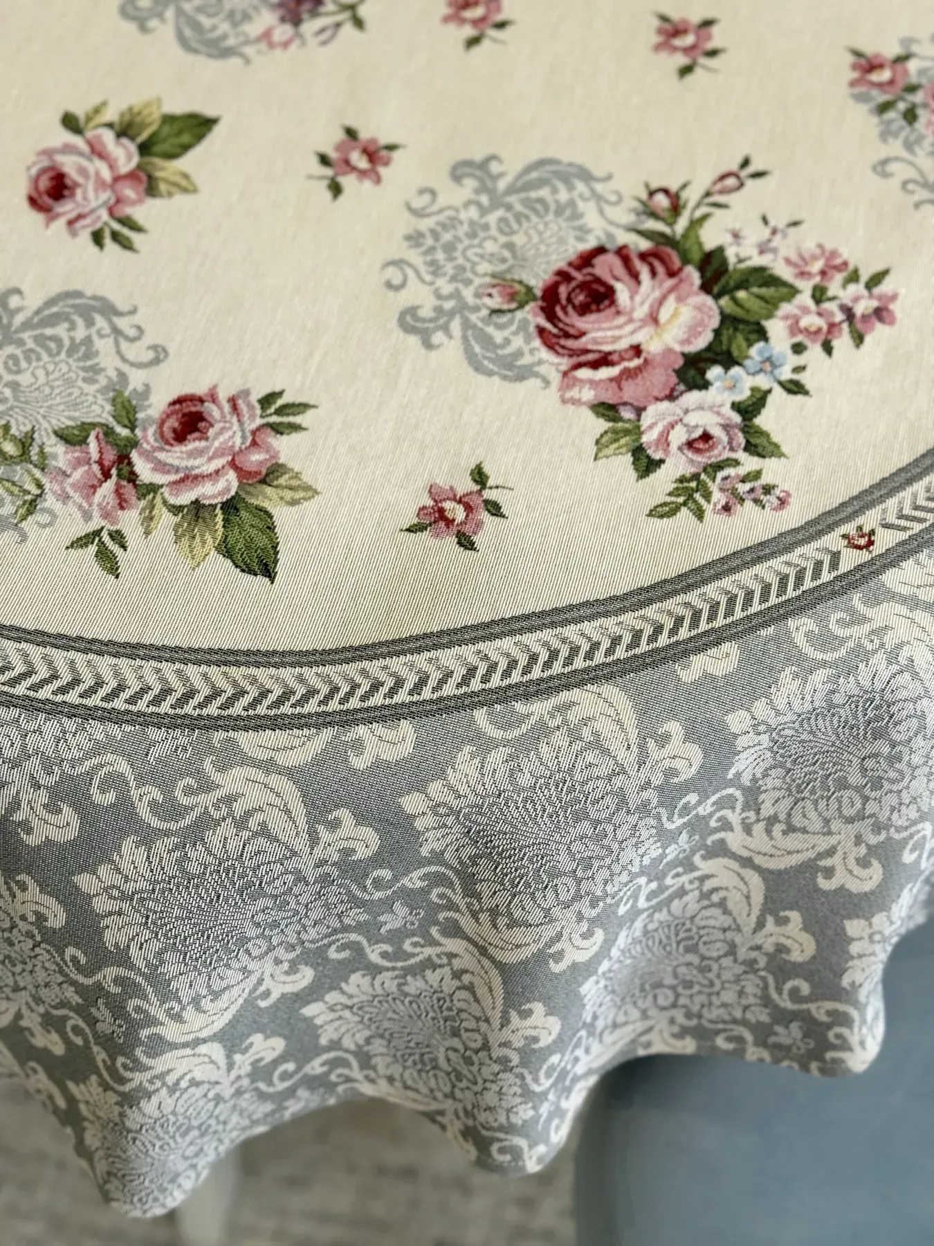 Скатертина гобеленова ROUND386GR Limaso