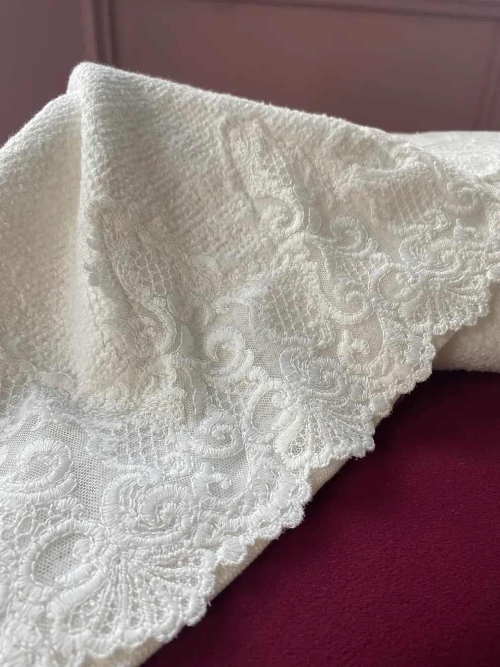 Комплект махрових рушників з мереживом Maison d'or, NEW TRENDY, ecru