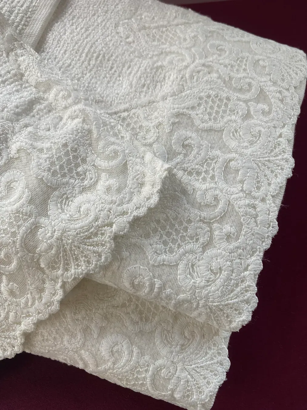 Комплект махрових рушників з мереживом Maison d'or, NEW TRENDY, ecru