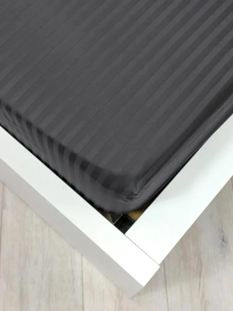 Простирадло на резинці Lighthouse Sateen Stripe  Antracit