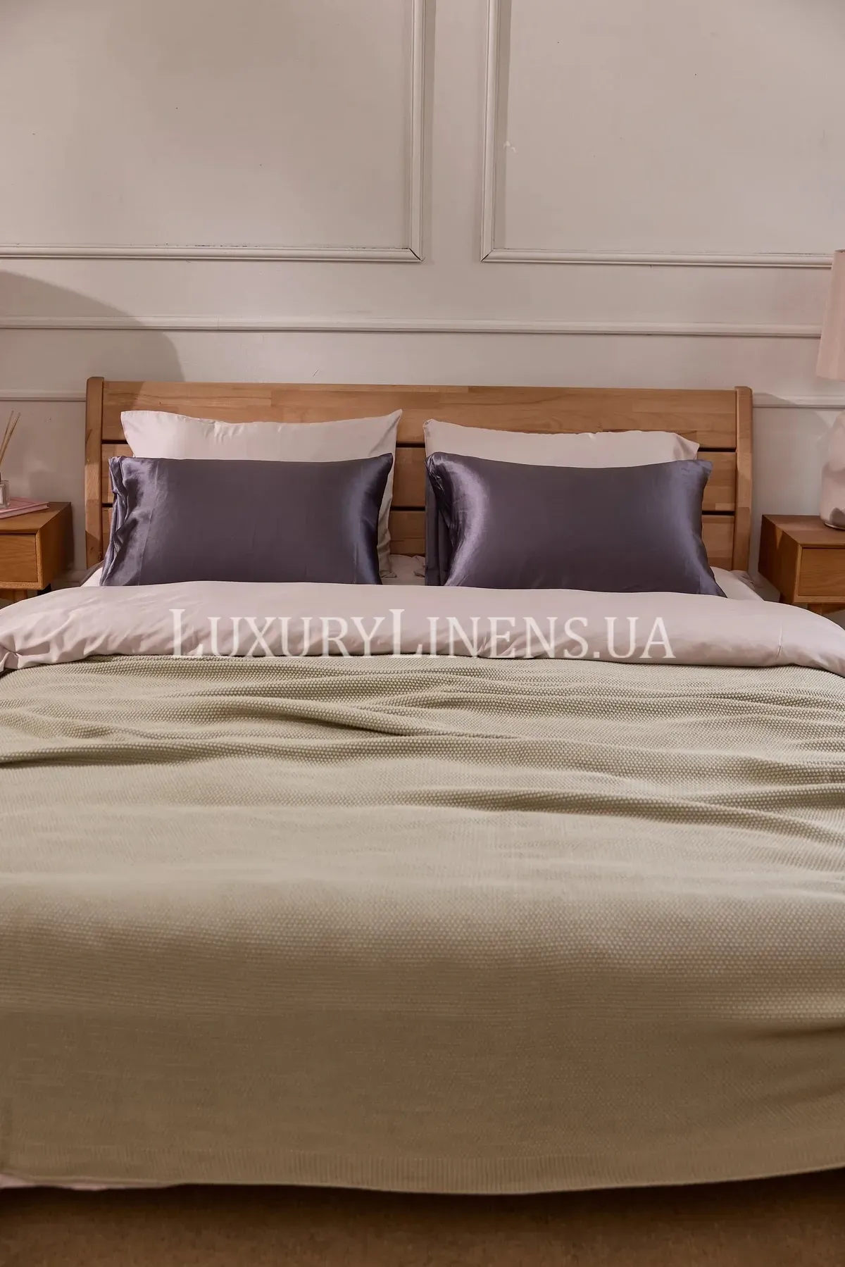 Наволочка шовкова HOME ME 50x70 графітового кольору шовк