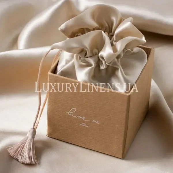 Наволочка шовкова HOME ME 50x70 перлинового кольору шовк