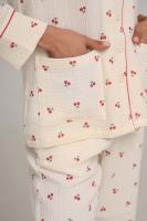 Піжамний костюм з мусліну з вишеньками та бордовим кантом