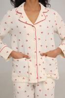 Піжамний костюм з мусліну з вишеньками та бордовим кантом